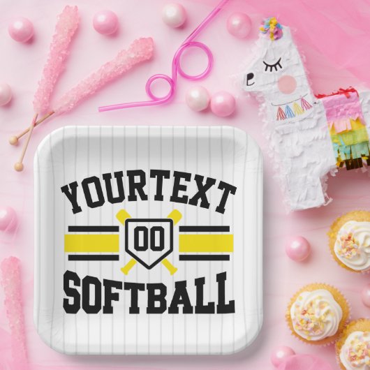 名前をパーソナライズされた追加ソフトボール選手の多様性チーム ペーパープレート (パーティー)