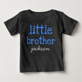 名前をパーソナライズされた追加Blue文字Little Brother ベビーTシャツ