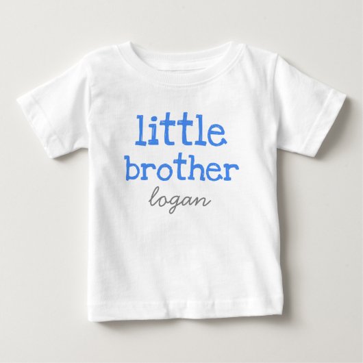 名前をパーソナライズされた追加Blue文字Little Brother ベビーTシャツ (正面)