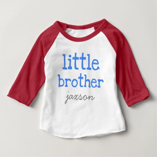 名前をパーソナライズされた追加Blue文字Little Brother ベビーTシャツ (正面)