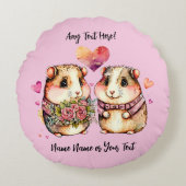 名前を変更する 全てのテキスト 恋人たち バレンタイン + ぬいぐるみ インコ および Guine ラウンドクッション (正面)