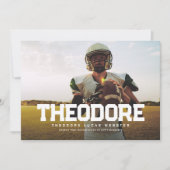 名前を大胆に記載したスポーツ選手の卒業写真 招待状 (正面)