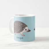 名前を持つアフリカのPygmy Hedgehog漫画デザイン コーヒーマグカップ (正面左)