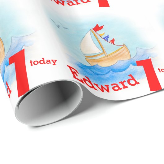 名前を挙げられた男の子は帆ボートの第1誕生日の覆いを絵を描きました ラッピングペーパー (ロールコーナー)