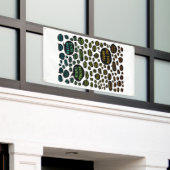 名前を虹のように言う 横断幕 (ビルの外側)