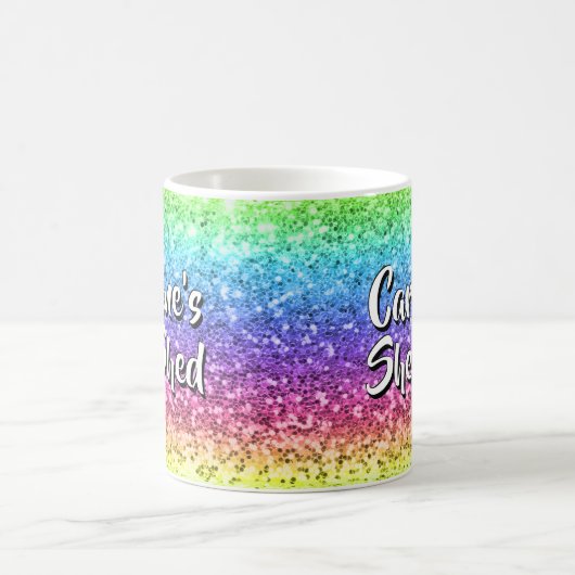 名前を追加すると、輝く虹を捨てた文字が変更されます コーヒーマグカップ (中央)
