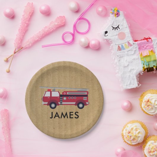 名前を追加する赤い消防車パーソナライズされた ペーパープレート (パーティー)