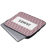 名前を追加する赤い消防車パーソナライズされた ラップトップスリーブ (正面下部)