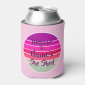 名前を追加ようこそ彼女にピンクのレトロ夕日 缶クーラー (缶正面)