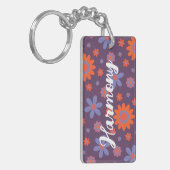 名前を追加ハッピーレトロ花70sデイジーおもしろいかわいい キーホルダー (正面左)