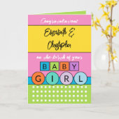 名前を追加ピンクグリーン新生児女の子 カード (黄色い花)