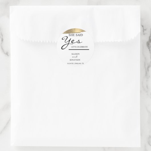 名前を追加 彼女はイエスと言った ゴールドグリッターエンゲージメント Cla ラウンドシール (バッグ)