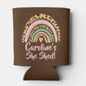 名前を追加Shed Leopard Print Pink Rainbowハート 缶クーラー (裏面)