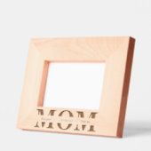 名前カスタム付き写真フレーム「Mom」モノグラム レーザー彫刻フレーム (左)