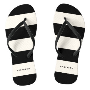 名前クラシックの付いた黒と白ストライプの ビーチサンダル