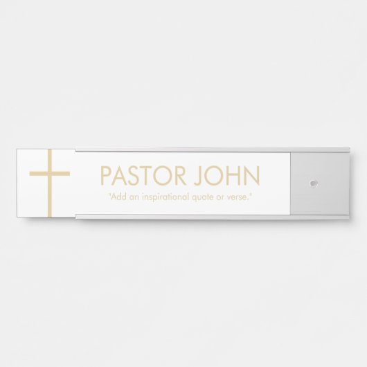 名前シンプルと引用文がオンの白と金ゴールドの十字 サインプレート (正面)