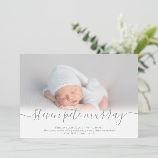 名前スクリプトハートフォトセージ緑の少年のベビー誕生 案内状 (スタンド正面)