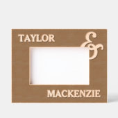 名前パーソナライズされたとアンパサンドの結合 レーザー彫刻フレーム (正面)