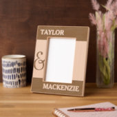 名前パーソナライズされたとアンパサンドの結合 レーザー彫刻フレーム (左)