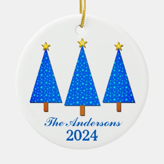 名前パーソナライズされたと年の青いクリスマスツリー セラミックオーナメント (正面)