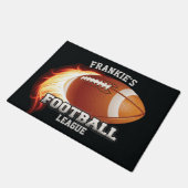 名前パーソナライズされたアメリカンフットボールの炎スポーツ ドアマット (アングル)