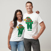 名前パーソナライズされたクリスマス付きモノグラム Tシャツ (ユニセックス)