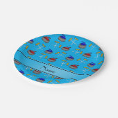 名前パーソナライズされたスカイブルーのカーリングパターン ペーパープレート (アングル)