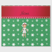 名前パーソナライズされたナースグリーンクリスマススノーフレーク ラッピングペーパー (フラット)