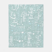 名前パーソナライズされたハートロマンチックなオールオーバーブルー フリースブランケット (正面)