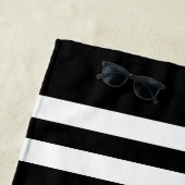 名前パーソナライズされたバスケットボールブラックストライプ ビーチタオル (インサイチュ)