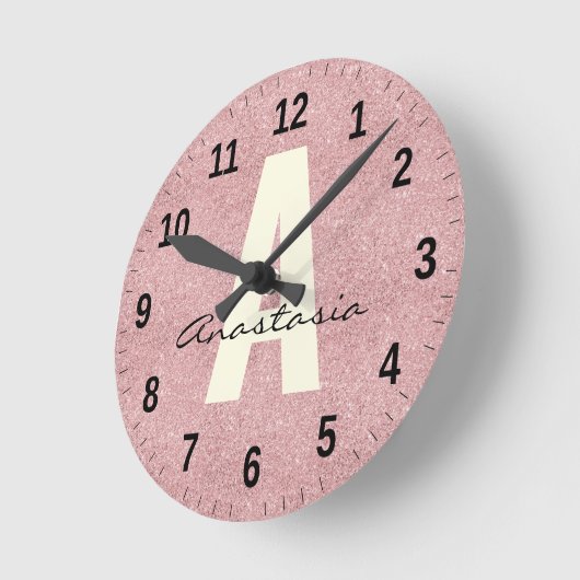 名前パーソナライズされたピンクロセゴールドグリッター ラウンド壁時計 (傾斜)
