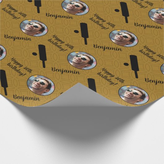 名前パーソナライズされたフォトエイジスポーツクリケット誕生日 ラッピングペーパー (角)