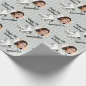 名前パーソナライズされたフォトエイジ姿スケートで滑るスケーター ラッピングペーパー (角)