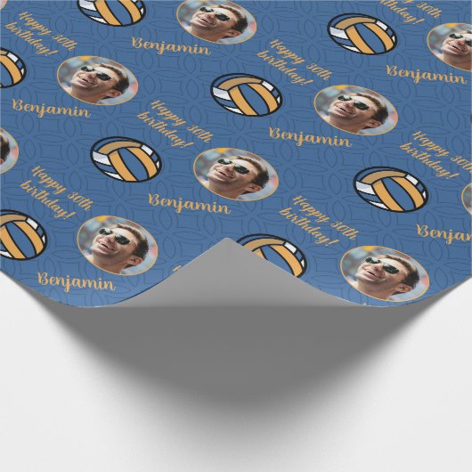 名前パーソナライズされたフォトスポーツバレーボール誕生日 ラッピングペーパー (角)