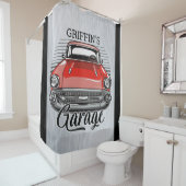 名前パーソナライズされたレトロレッドクラシックカーガレージ シャワーカーテン (インサイチュ)