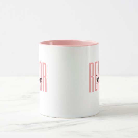 名前パーソナライズされた不動産仲介業者ピンクマグ マグカップ (中央)