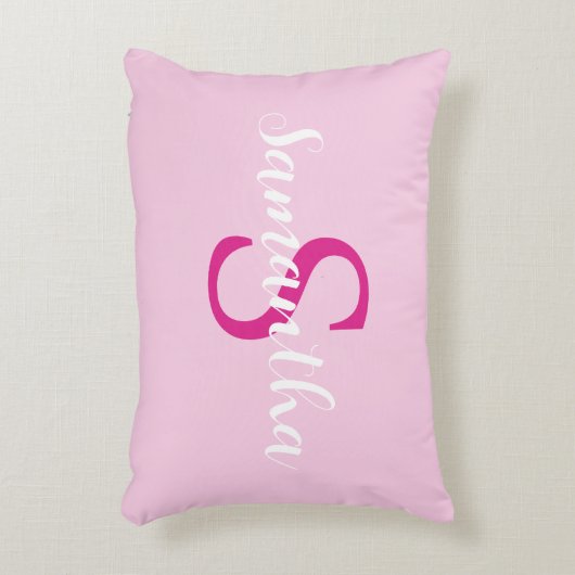 名前パーソナライズされた付きホットピンク枕イニシャル アクセントクッション (正面(垂直))