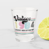 名前パーソナライズされた付き任意の年齢ヴィンテージ誕生日 ショットグラス (正面)