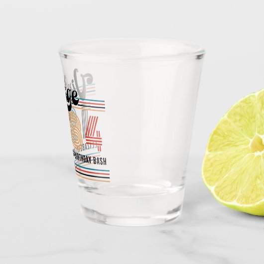 名前パーソナライズされた付き任意の年齢ヴィンテージ誕生日 ショットグラス (右)