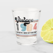 名前パーソナライズされた付き任意の年齢ヴィンテージ誕生日 ショットグラス (正面)