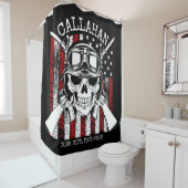 名前パーソナライズされた兵士スカルデュアルガン米国国旗 シャワーカーテン (インサイチュ)