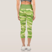 名前パーソナライズされた緑の迷彩パターン カプリレギンス (裏面)