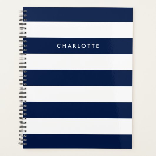 名前パーソナライズされた編集可能な色と白のストライプ プランナー手帳 (正面)