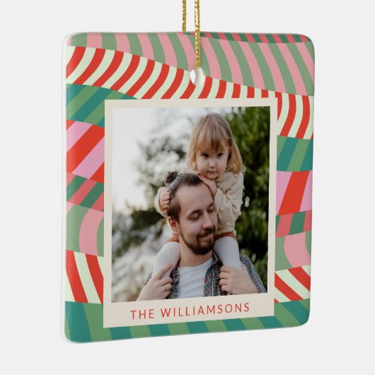 名前パーソナライズされた赤い緑のピンクの幾何学的な写真 セラミックオーナメント (右)