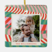 名前パーソナライズされた赤い緑のピンクの幾何学的な写真 セラミックオーナメント (正面)