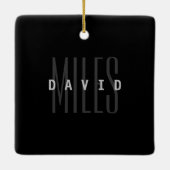 名前モダンと姓の重複 セラミックオーナメント (裏面)