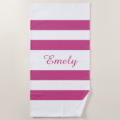 名前モダンピンクストライプのプール ビーチタオル (正面)
