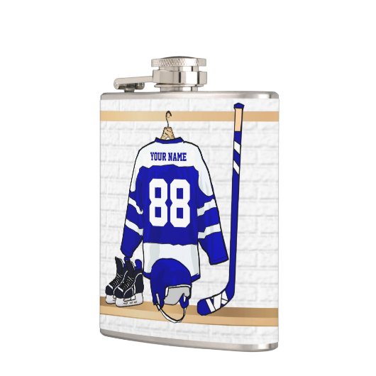 名前入りで青および白いアイスホッケージャージー フラスク (左)
