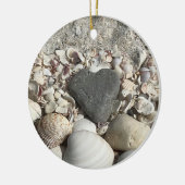 名前入りなビーチのオーナメントの灰色のハートの石 セラミックオーナメント (左)