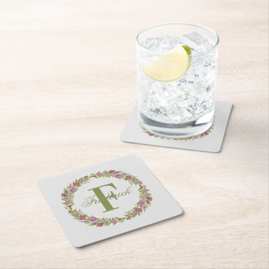 名前入りのピンクとグリーンの花柄モノグラム スクエアペーパーコースター (インサイチュ)